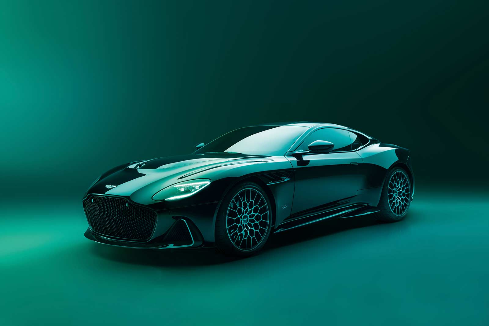 Aston Martin’s Unique Approach to Cabin Design: Striking the Perfect Balance