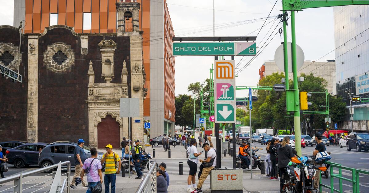 Mexico City Unveiled: A Casual PSA with Insider Tips for the American Traveler