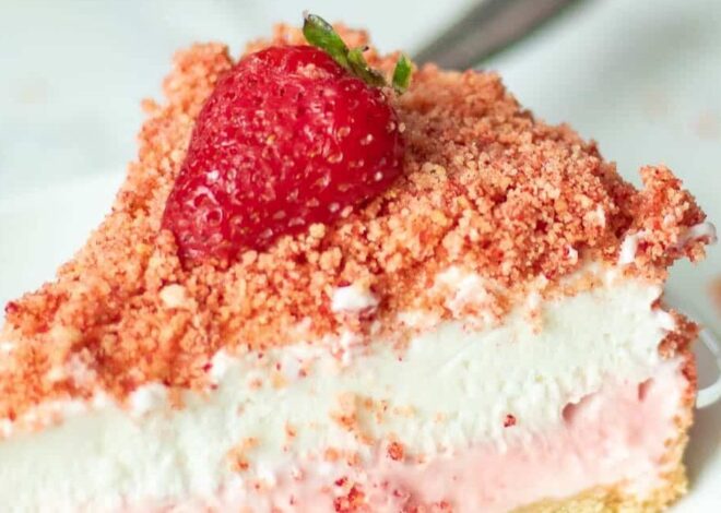 Savor the Summer: Mastering Homemade Strawberry Crunch Cheesecake