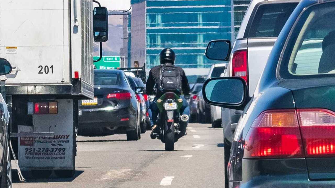 Understanding the Legality of Lane Splitting in Colorado: A Motor Trend Analysis