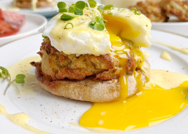 Homemade Crab and Shrimp Cake Eggs Benedict: A Brunch Extravaganza