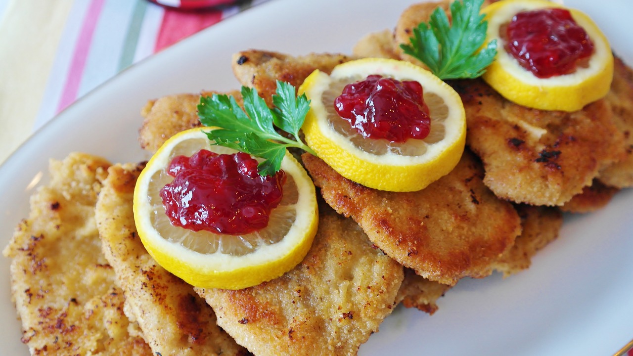 schnitzel, pork schnitzel, lemon