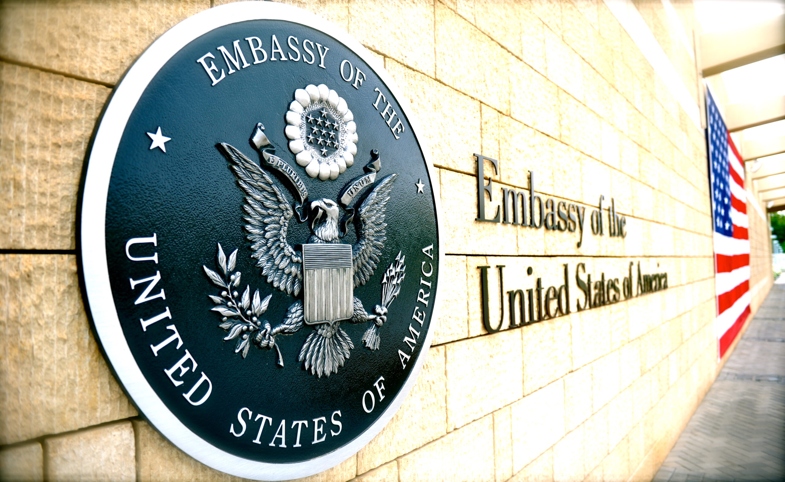 Navigating the Maze of Multinational Families: Which Embassy in Times of Crisis?