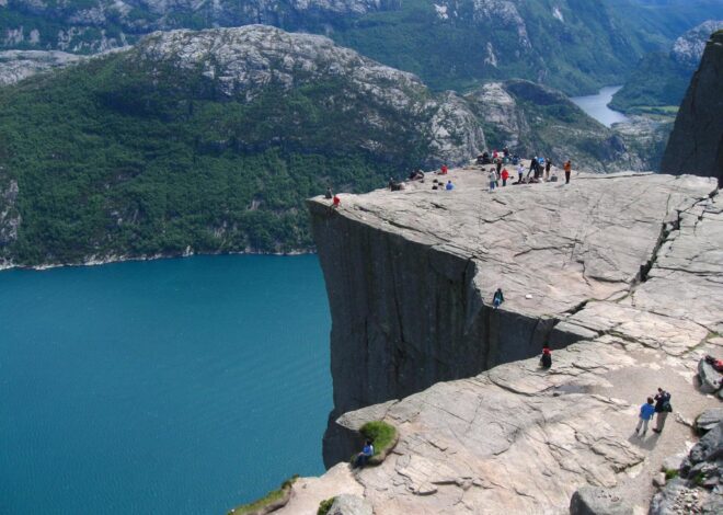 A Journey to Preikestolen: Norway’s Stunning Cliff Face