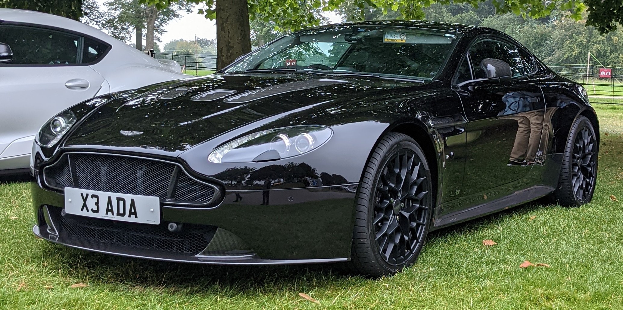 aston martin vantage v12